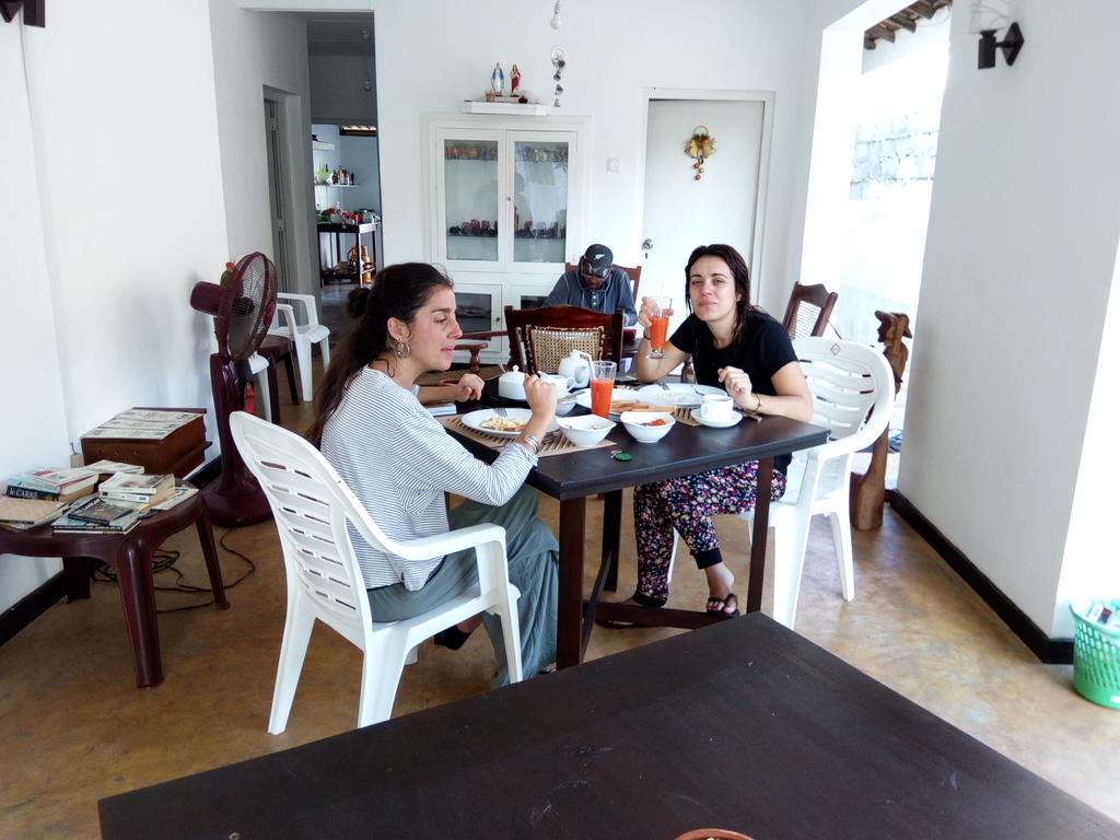The Sea House Hotel Kudapaduwa Ngoại thất bức ảnh