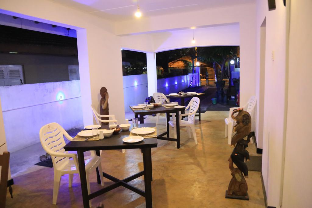 The Sea House Hotel Kudapaduwa Ngoại thất bức ảnh